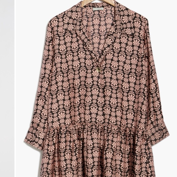 Sandro Pink and Black Floral Long-Sleeve Tiered Mini Dress
100% silk dress - Picture 4 of 8